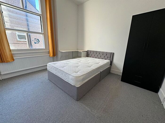 1 Bedroom Property To Rent In Wilton Road, Colliers Wood, Colliers Wood, SW19