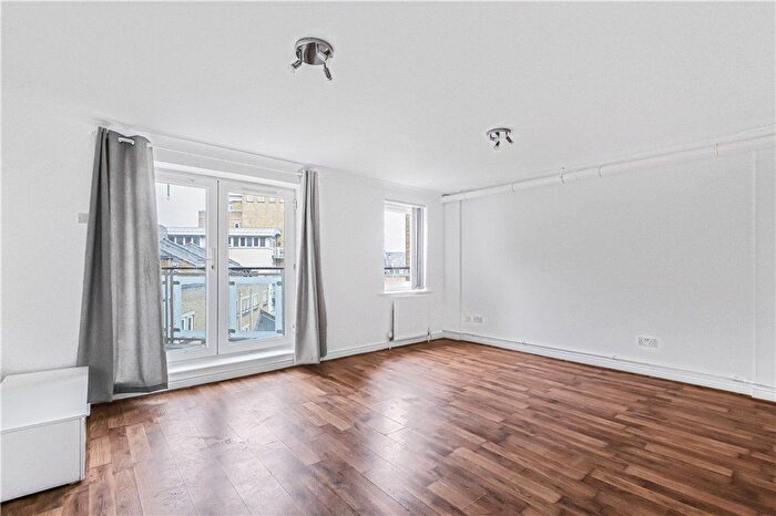 2 Bedroom Flat To Rent In Woodland Crescent, London, SE16