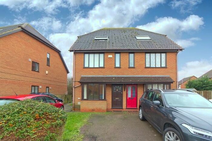 1 Bedroom Maisonette To Rent In Bergamot Gardens, Walnut Tree, Milton Keynes, MK7