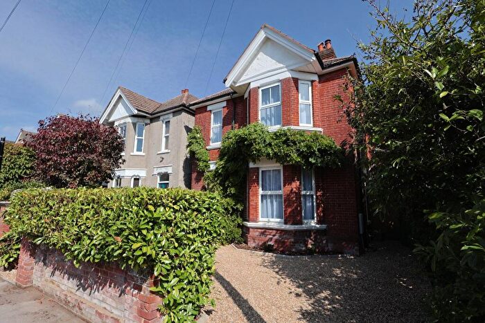 4 Bedroom Detached House For Sale In Highfield, Southampton, SO17