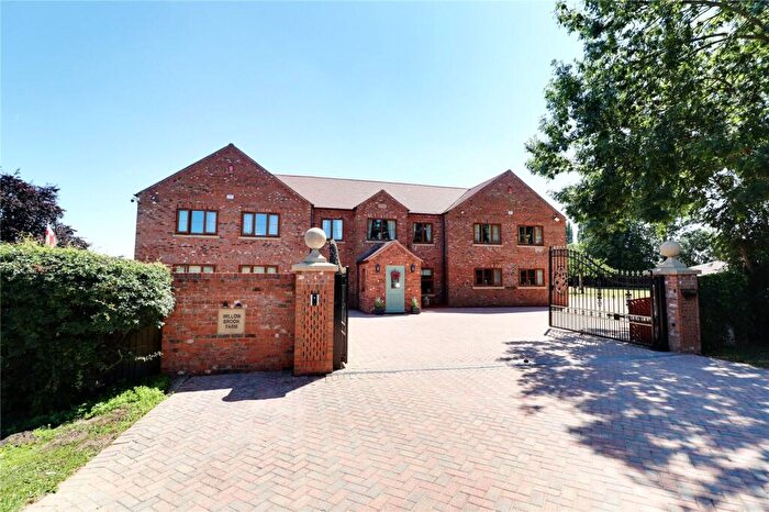 6 Bedroom Detached House For Sale In Godnow Bridge, Crowle, Lincolnshire, DN17