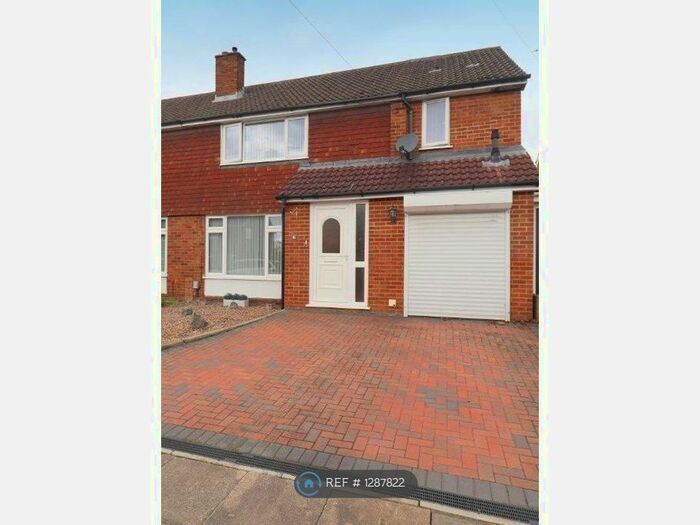 4 Bedroom Semi-Detached House To Rent In Gransden Close, Luton LU3