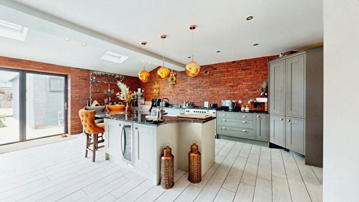 4 Bedroom Semi-Detached House To Rent In Llwynderw Rd, Whitchurch, Cardiff, CF14