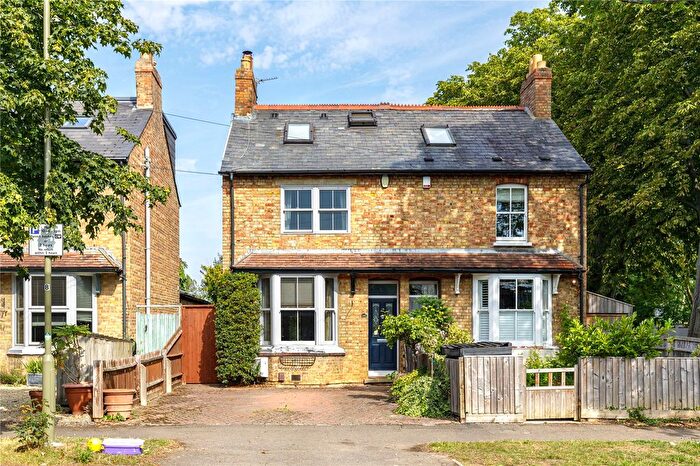 3 Bedroom Semi-Detached House For Sale In Five Mile Drive, Oxford, Oxfordshire, OX2