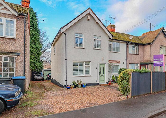 4 Bedroom Semi-Detached House For Sale In Lawn Lane, Hemel Hempstead, HP3