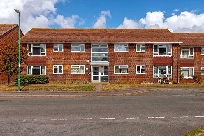 2 Bedroom Apartment For Sale In Beachcroft Place, Lancing, BN15