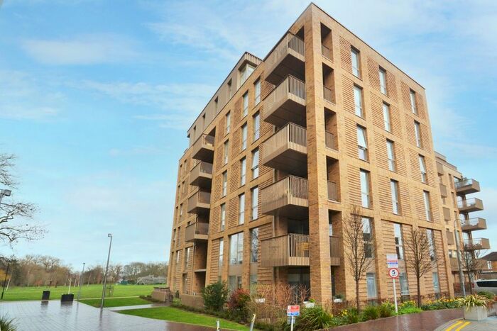 2 Bedroom Flat To Rent In Adenmore Road, London, SE6