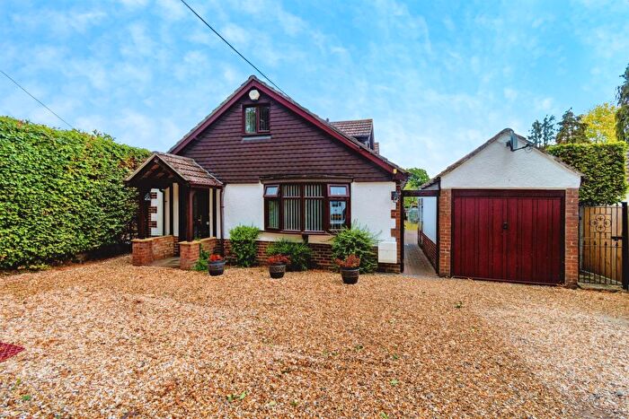 4 Bedroom Bungalow For Sale In The Drove, West Wellow, Romsey, SO51