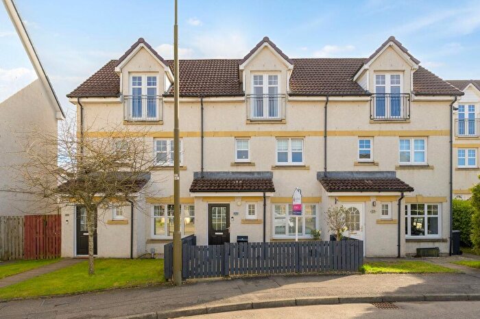 3 Bedroom Town House For Sale In Leyland Road, Bathgate, West Lothian, EH48