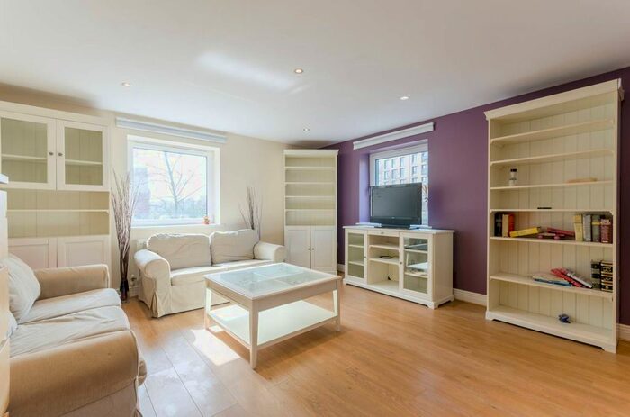 3 Bedroom Flat To Rent In Wards Wharf Approach, Royal Docks, London, E16