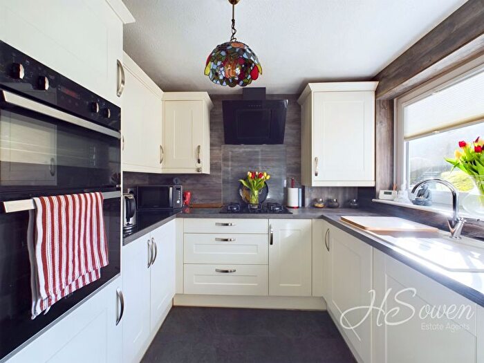 2 Bedroom Flat For Sale In Langstone Close, Torquay, TQ1