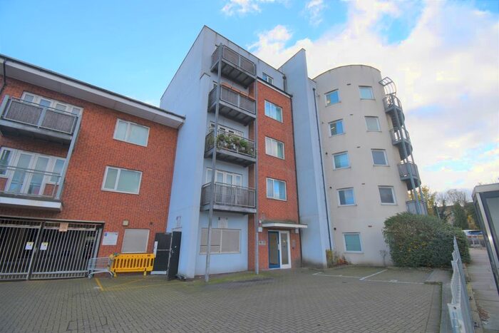 2 Bedroom Flat To Rent In James Watt Way, Erith, DA8