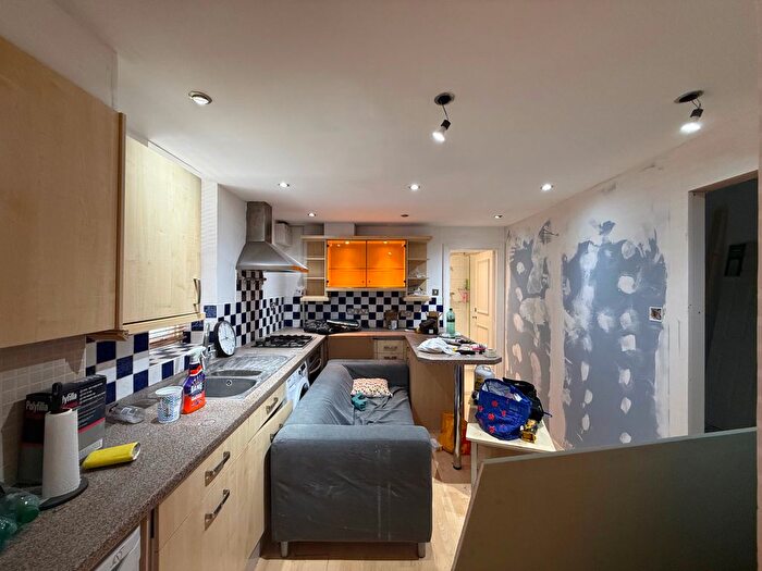 2 Bedroom Flat To Rent In Sutherland Avenue, London, W9