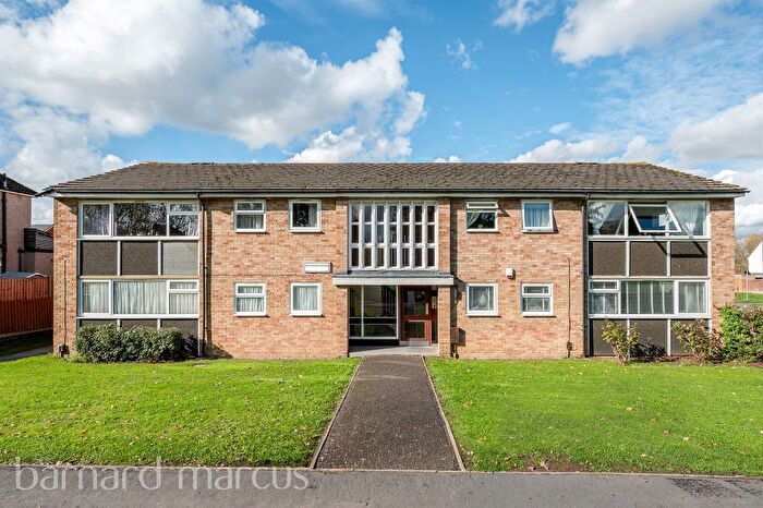 2 Bedroom Flat For Sale In Gadesden Road, Epsom, KT19