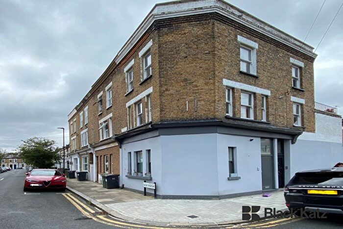 4 Bedroom Maisonette To Rent In Probert Road, London, SW2