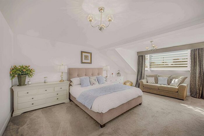 5 Bedroom Detached House For Sale In Sycamore Crescent, Macclesfield, SK11