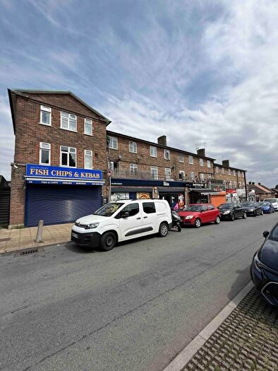 2 Bedroom Flat To Rent In Hallowes Crescent, WD19