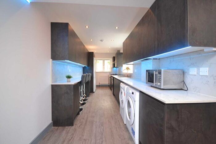 6 Bedroom Terraced House To Rent In Hatherley Road, Reading, RG1