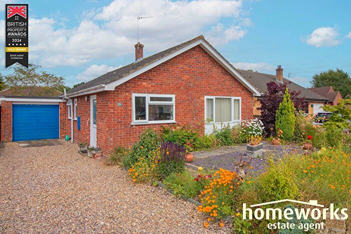 2 Bedroom Bungalow For Sale In Lime Tree Close, Mattishall, Dereham, NR20