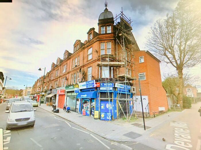 2 Bedroom Flat To Rent In Knights Hill, London, SE27