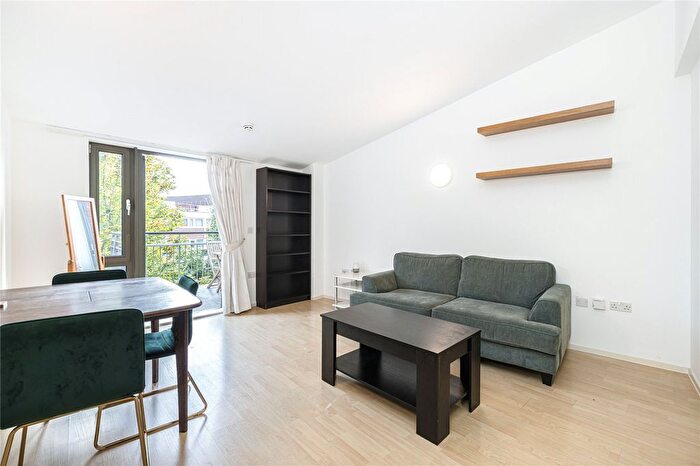 1 Bedroom Flat To Rent In Ashfield Court, Clapham Road, London, SW9