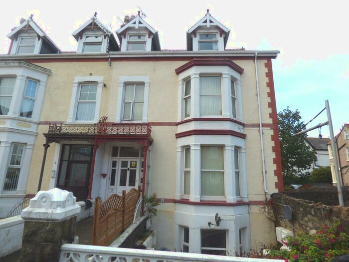 2 Bedroom Flat To Rent In York Road, Llandudno, LL30