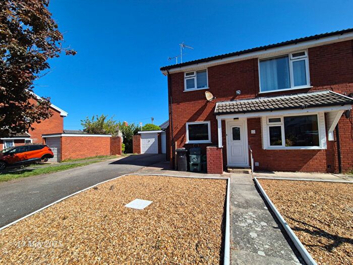 2 Bedroom Flat To Rent In Harp Court, Abergele, LL22