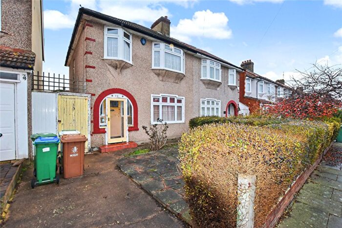 3 Bedroom Semi Detached House For Sale In Pembury Road, Bexleyheath, DA7