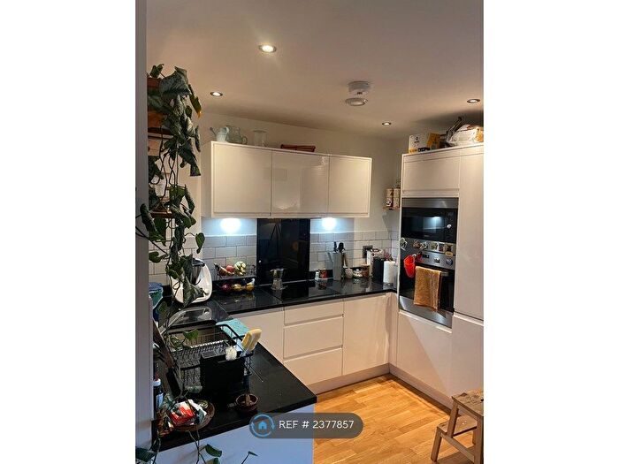 2 Bedroom Flat To Rent In Selsea Place, London, N16