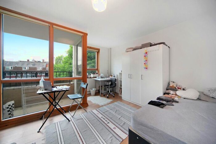 3 Bedroom Maisonette To Rent In Plender Street, Camden, NW1