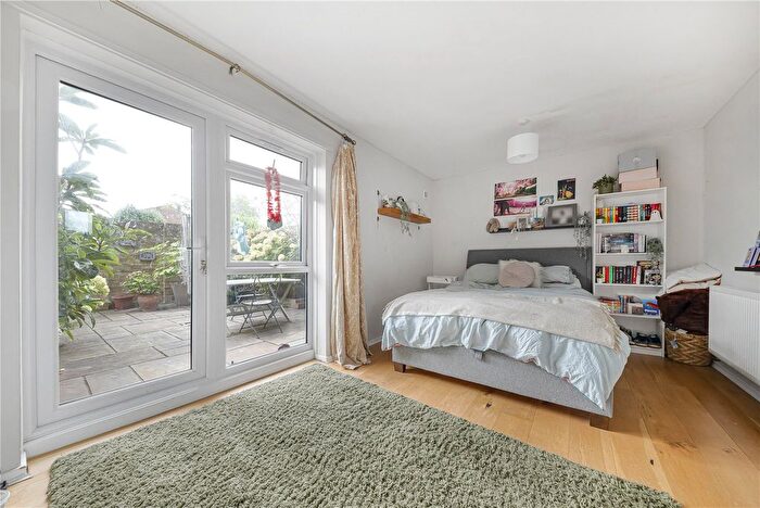 2 Bedroom Maisonette For Sale In Hayesford Park Drive, Bromley, BR2