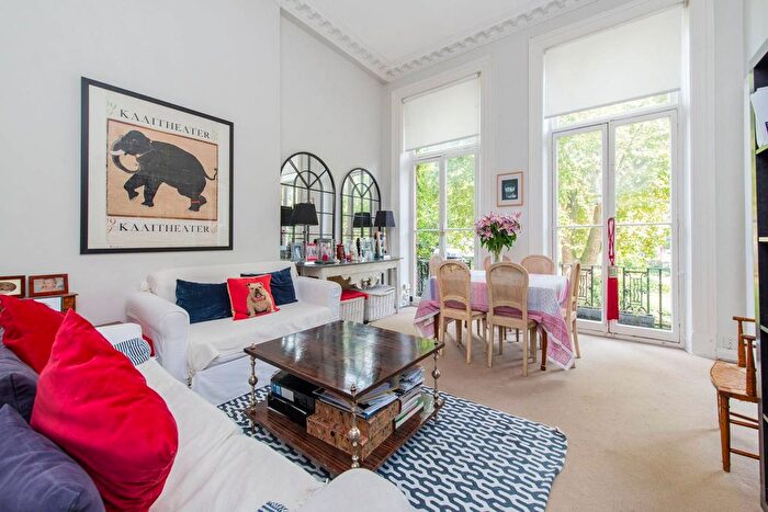 3 Bedroom Flat To Rent In Nevern Square, Earls Court, London, SW5