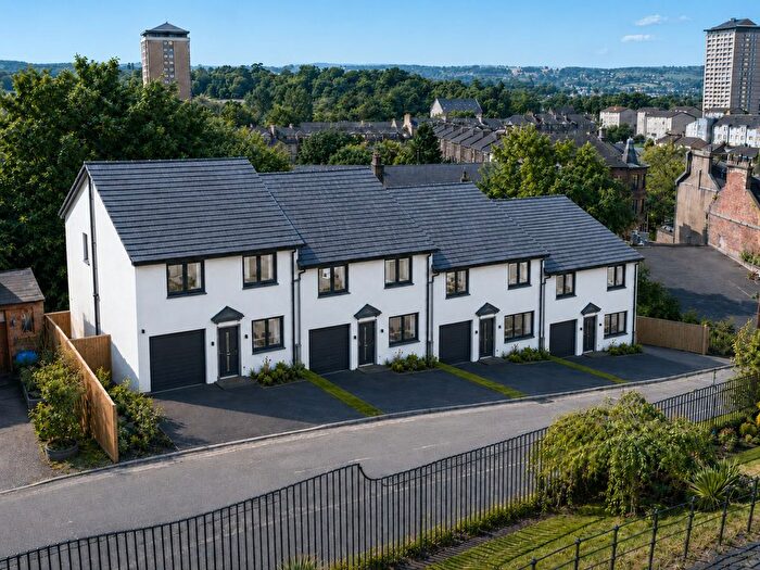 4 Bedroom Terraced House For Sale In West Brae, Paisley, Renfrewshire, PA1