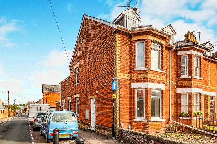 1 Bedroom Flat To Rent In Jubilee Road, RG21