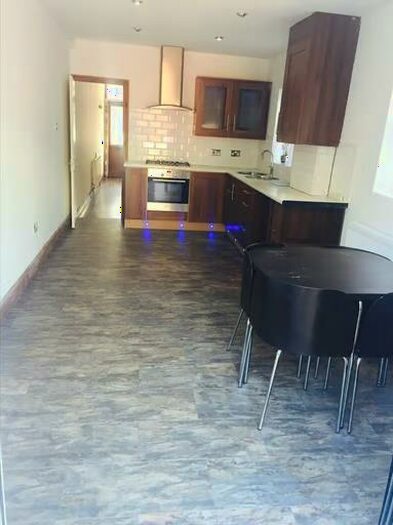 4 Bedroom Terraced House To Rent In Selwyn Avenue, Highams Park, E4