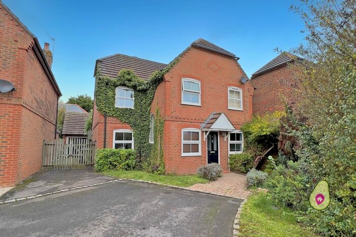 4 Bedroom Detached House For Sale In The Cuttings, Hampstead Norreys, RG18