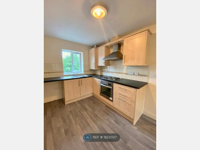 2 Bedroom Flat To Rent In Irwell Lane, Runcorn, WA7