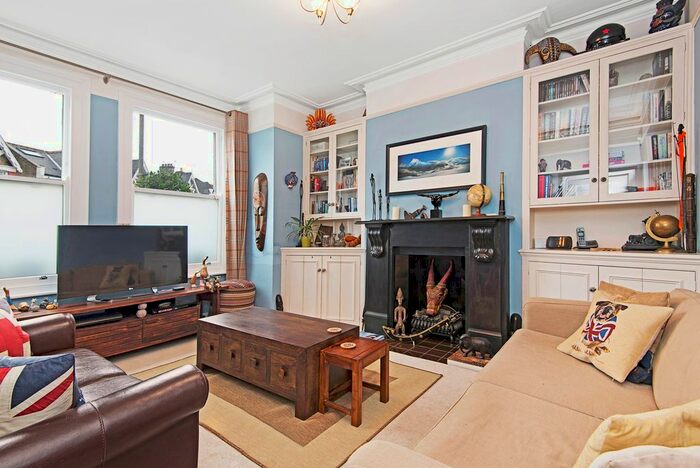 2 Bedroom Flat To Rent In Nevis Road, London, SW17