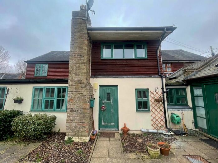 1 Bedroom Flat To Rent In Three Gate Stables, Speedgate Hill, Fawkham, DA3