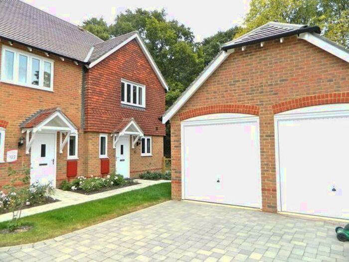 3 Bedroom End Of Terrace House To Rent In Sandow Place, Kings Hill, ME19