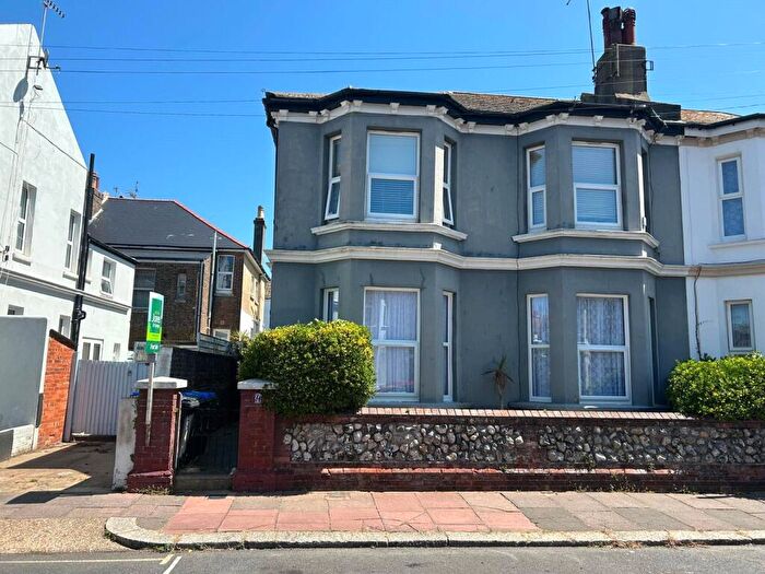 1 Bedroom Flat For Sale In Eriswell Road, Worthing, West Sussex, BN11