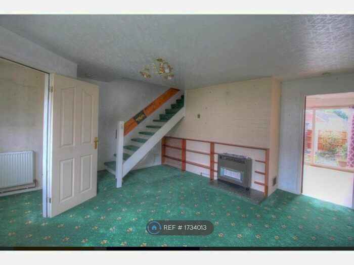 3 Bedroom Terraced House To Rent In Honeywood Court, Nottingham, NG3