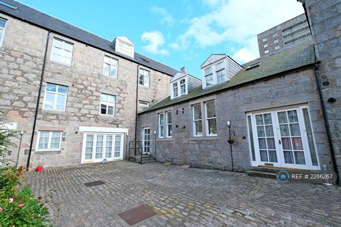 2 Bedroom Maisonette To Rent In Ivory Court, Aberdeen, AB25