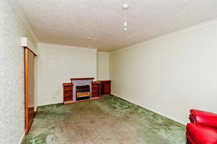 2 Bedroom Semi-Detached Bungalow For Sale In Maple Leaf Road, Wednesbury, WS10