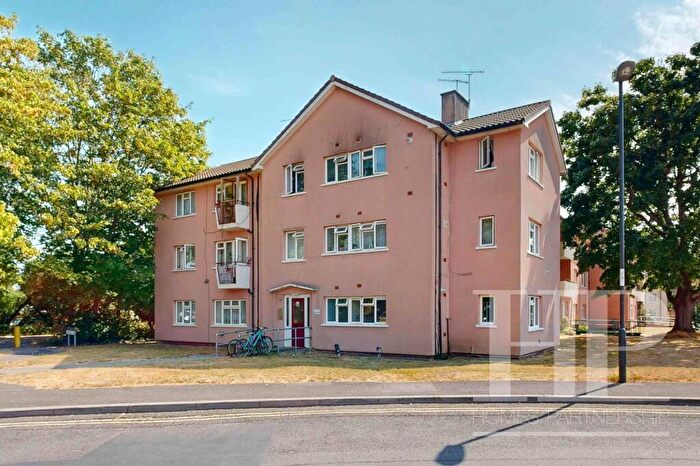 1 Bedroom Flat To Rent In Sunnymead, Crawley, RH11