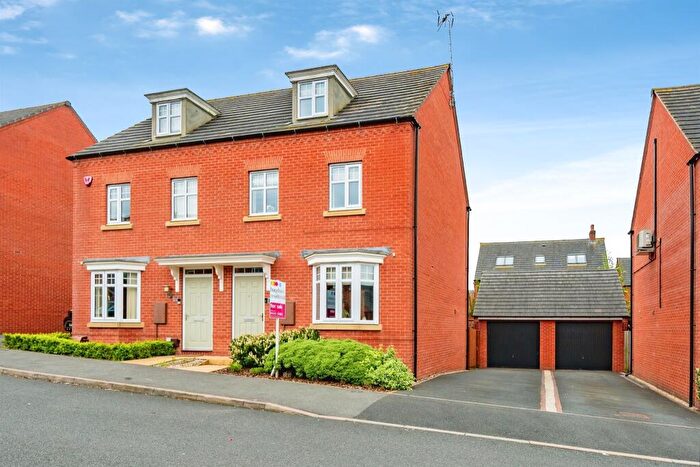 3 Bedroom Semi-Detached House For Sale In Barton Drive, Ashbourne, DE6
