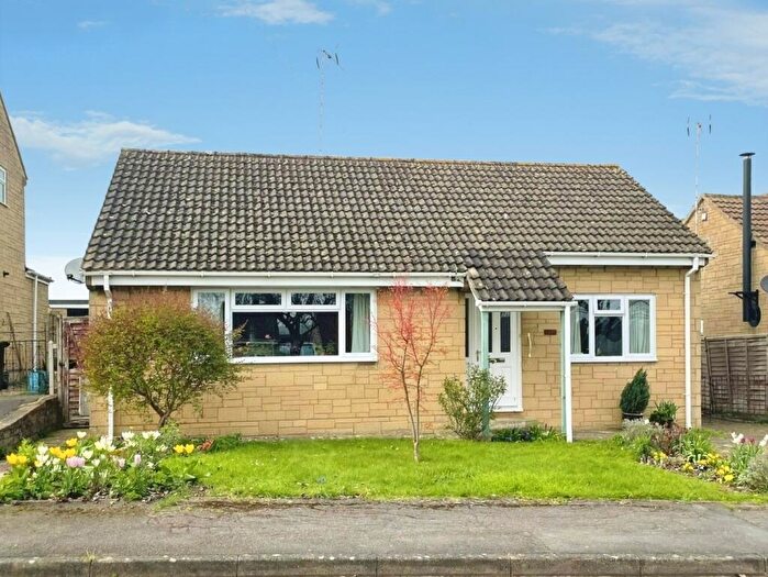 3 Bedroom Detached Bungalow For Sale In Paynes Meadow, Whitminster, Gloucester, GL2