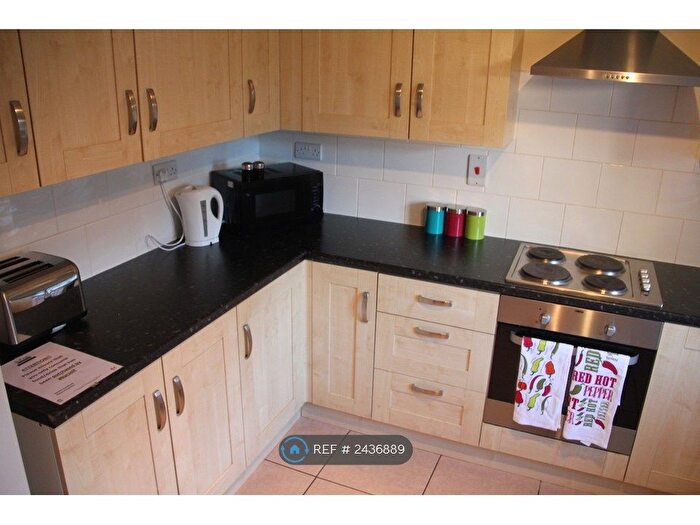 6 Bedroom Semi-Detached House To Rent In Salford Gardens, Nottingham, NG3