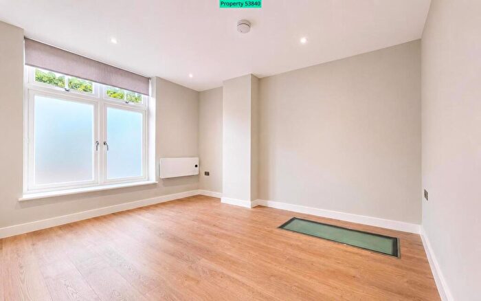 3 Bedroom Flat To Rent In Fortis Green, London, N2