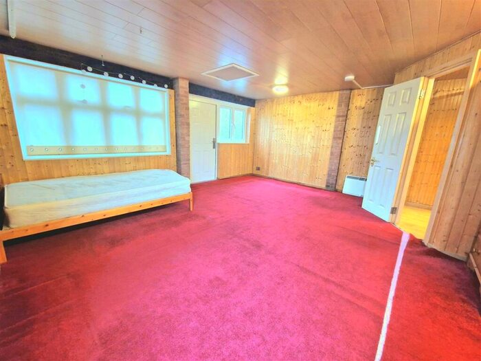 4 Bedroom House To Rent In Vanbrugh Close, London, E16